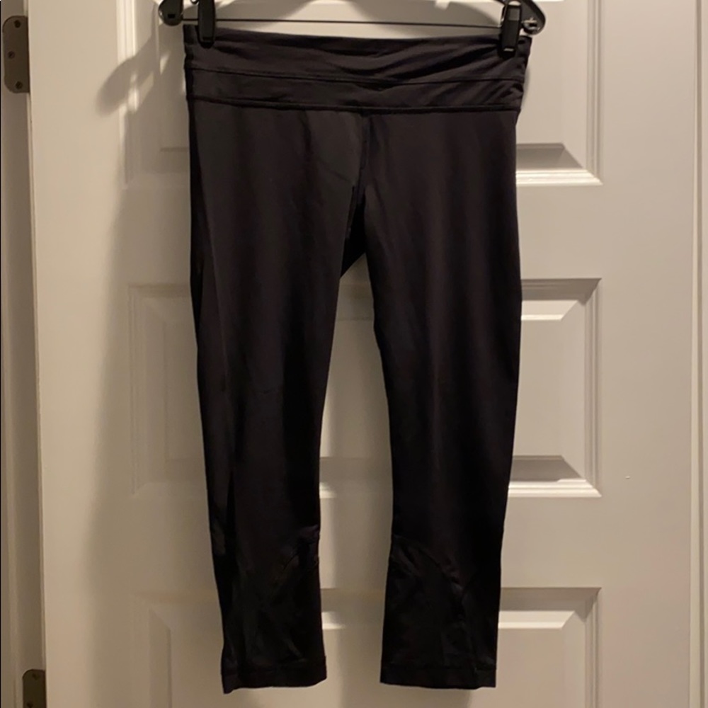Lululemon Run: Inspire Crop II NWOT